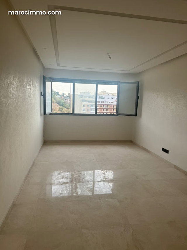 Vend appartement à De La Plage. 3 pièces confortables. Chauffage central et porte blindée — 5