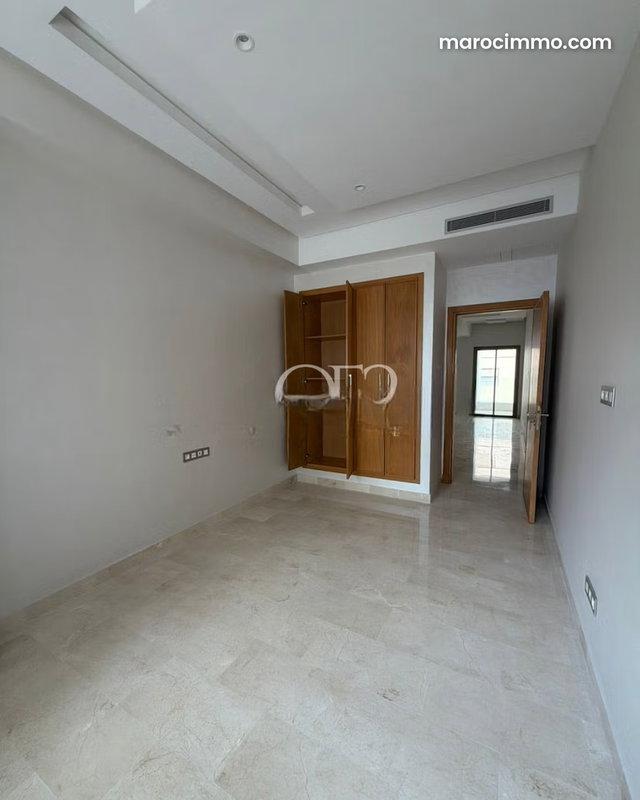À louer – Appartement vide à Iberia — 4