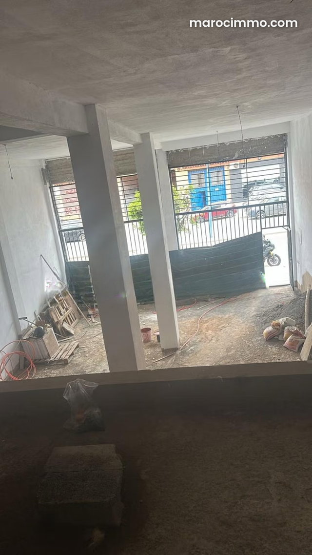 Rent this commercial space in Sidi Moumen. Total area 320 m² — 5