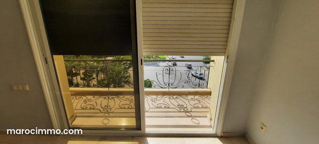 Superbe appartement à louer à Triangle d'Or. 4 chambres. Fenêtres avec double vitrage et porte blindée — 3