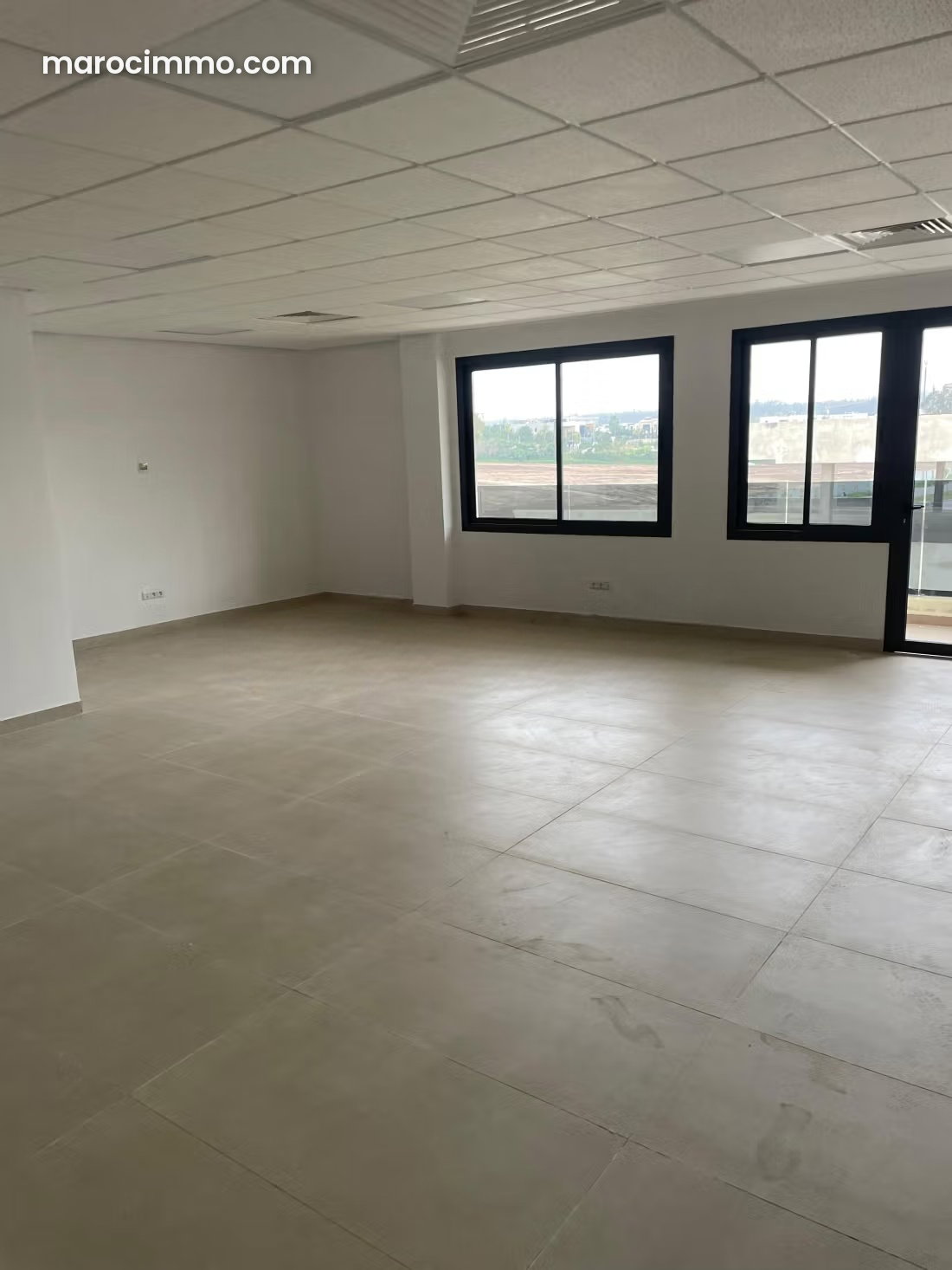 97 m² Office for Rent in Ville Verte, Bouskoura — Bouskoura