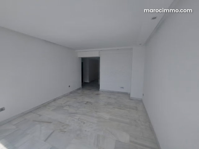 Appartement à vendre à Bourgogne Ouest. Surface totale 105 m². Antenne parabolique et sécurité — 3
