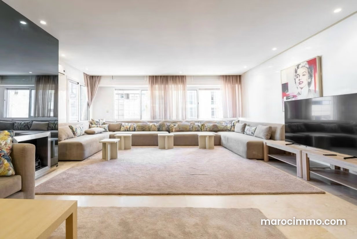 165 sqm apartment with terrace for sale in Racine, Casablanca — Casablanca