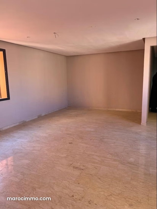 Bel appartement à vendre à Guéliz. Surface totale 135 m² — 3