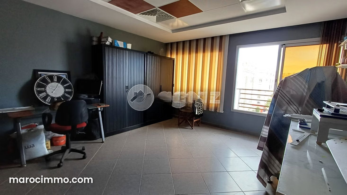 30 m² Office on the 5th Floor in Dar Bouazza with Parking — Dar Bouazza
