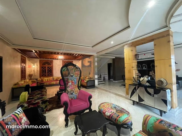 Magnifique villa avec piscine en vente à Hay Riad — Rabat