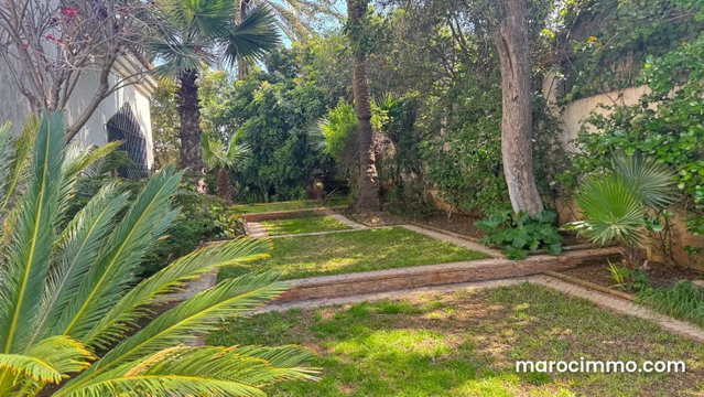 Maison de luxe à vendre à Californie à 200 mètres de l’école Américaine. 4 grandes pièces. Espace vert — 4