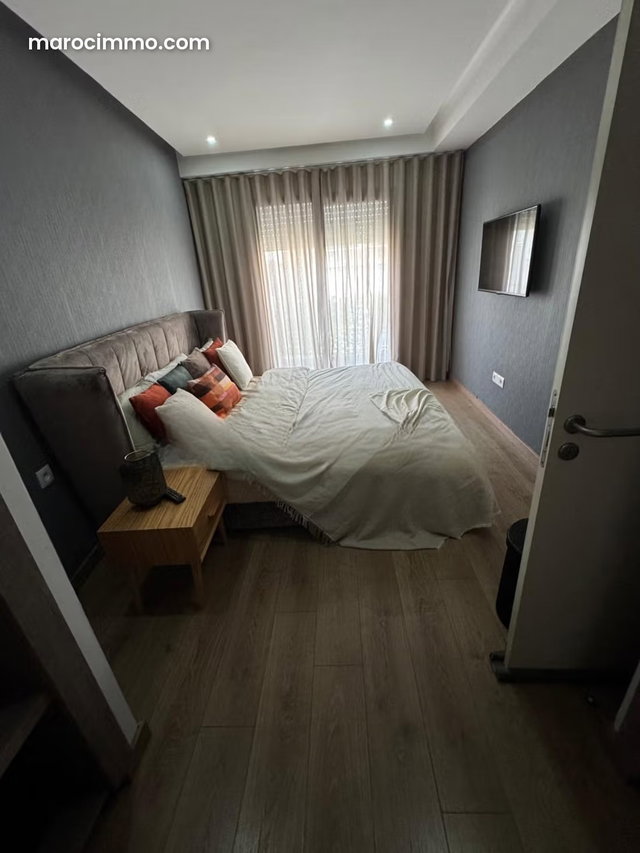 Furnished Studio with 60m2 Terrace in RACINE — 2