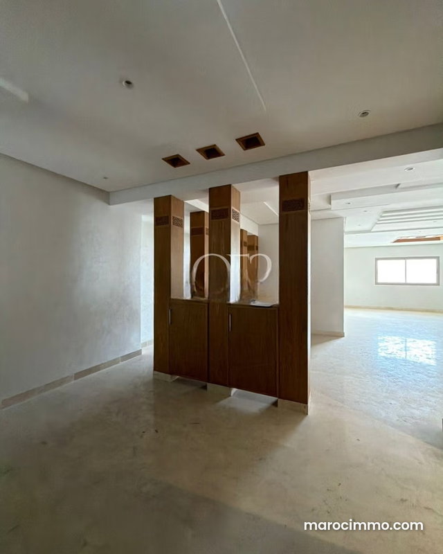 For Rent – Spacious Empty Apartment in Iberia — 4