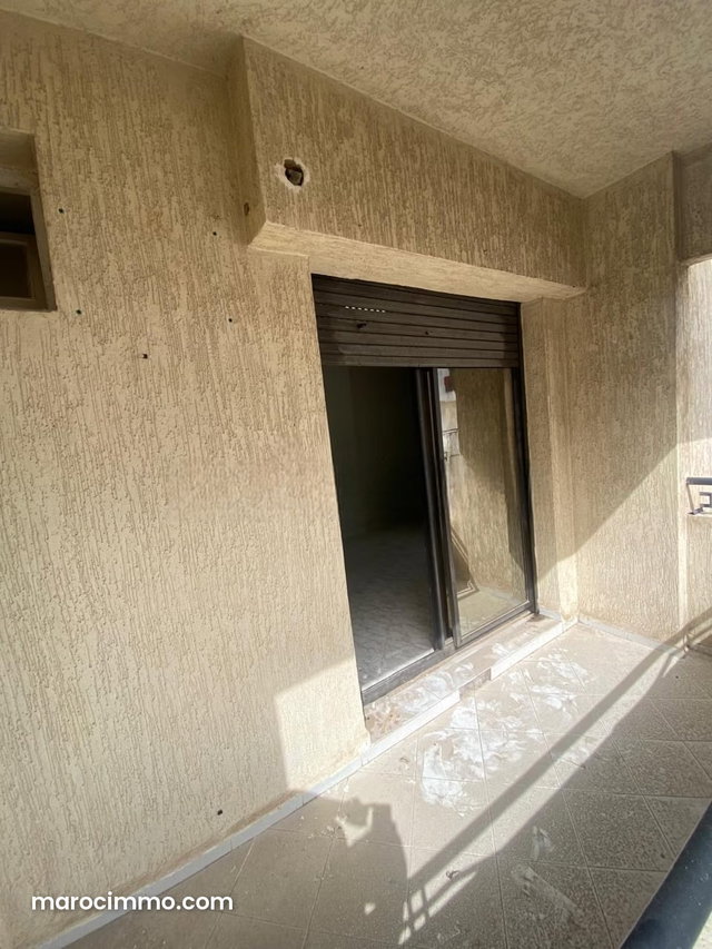 Bureaux en location à Agdal. Superficie 90 m². Parking — 3