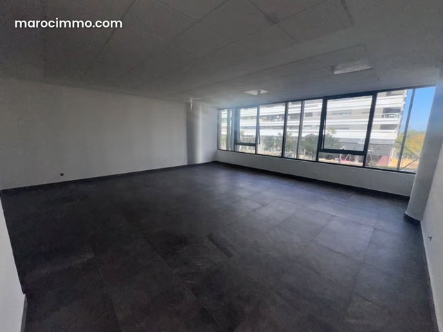 Beaux bureaux à louer à Casablanca Finance City. Surface de 68 m². Concierge et climatisation — 3
