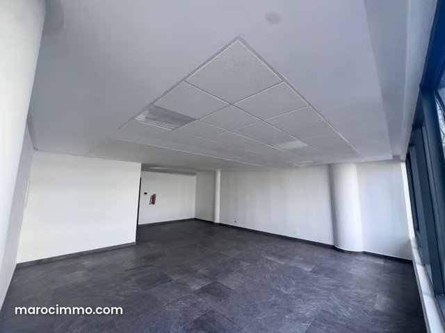 Beaux bureaux à louer à Casablanca Finance City. Surface de 68 m². Concierge et climatisation — 4