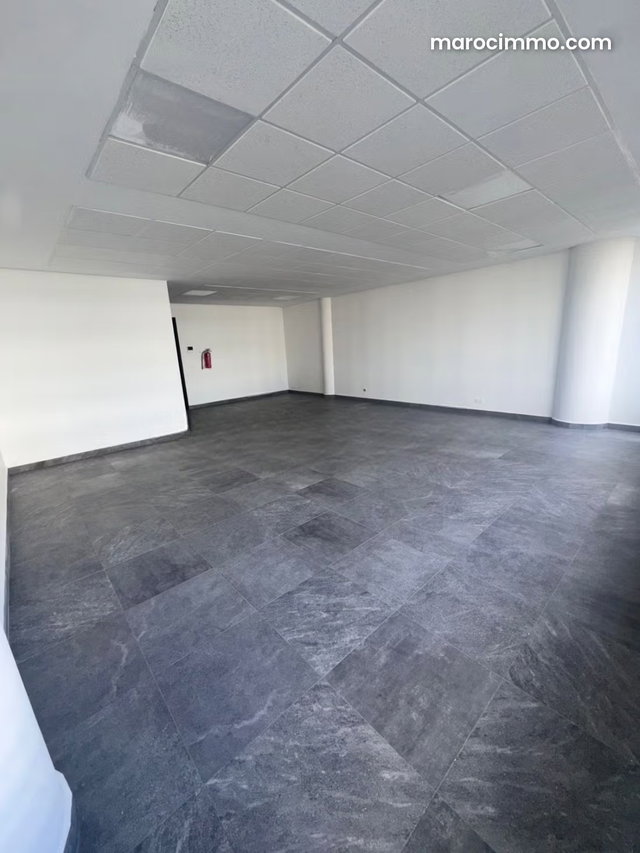 Beaux bureaux à louer à Casablanca Finance City. Surface de 68 m². Concierge et climatisation — 5