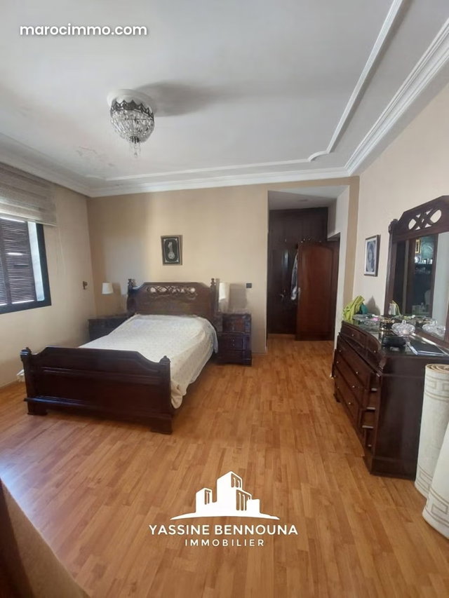 À VENDRE Villa de Prestige à Moujahidine — 5
