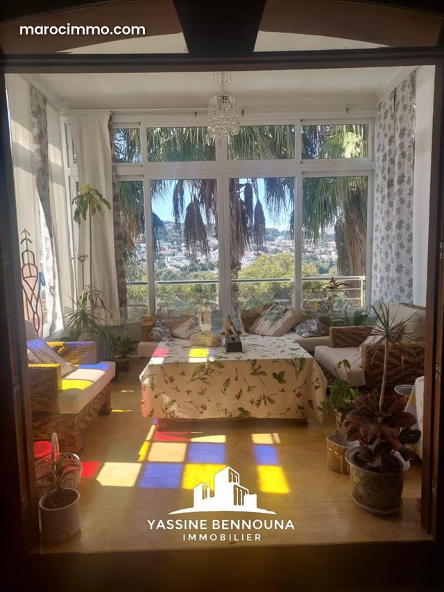 À VENDRE Villa de Prestige à Moujahidine — 4