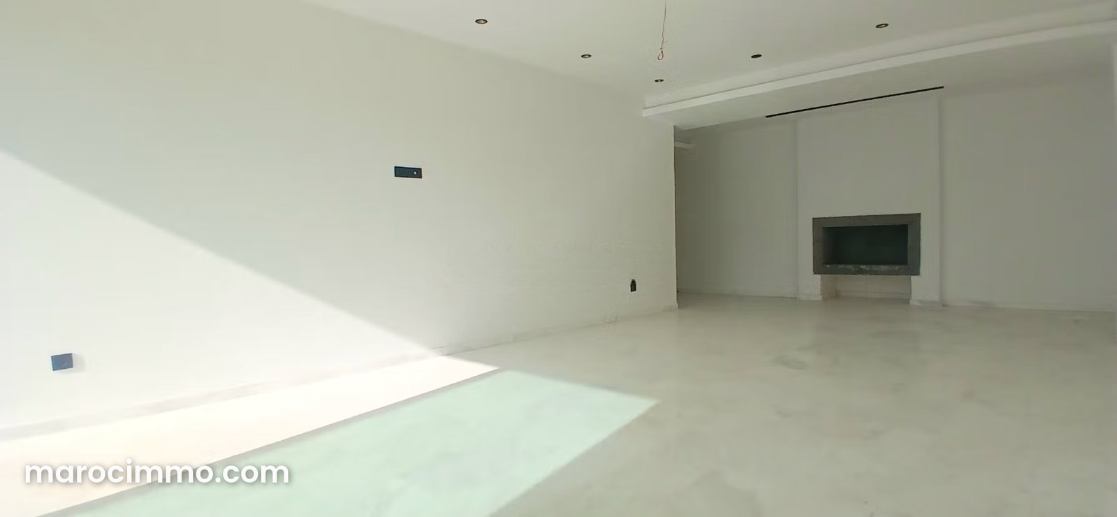 Appartement 110 m², 2 chambres avec cheminée, Souissi, Rabat — Rabat