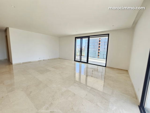 Exceptional Apartment on High Floor — Casablanca