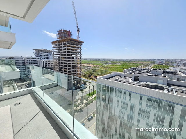 Exceptional Apartment on High Floor — 5