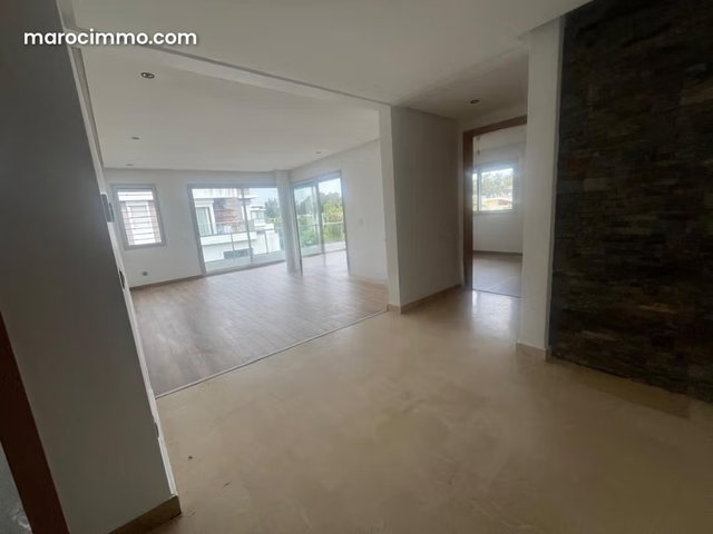 Rent this apartment in Green City. 3 comfortable bedrooms. Secure residence with keyless door — 3
