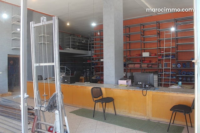 Grand local de 300m² dans le quartier Al massar — 2