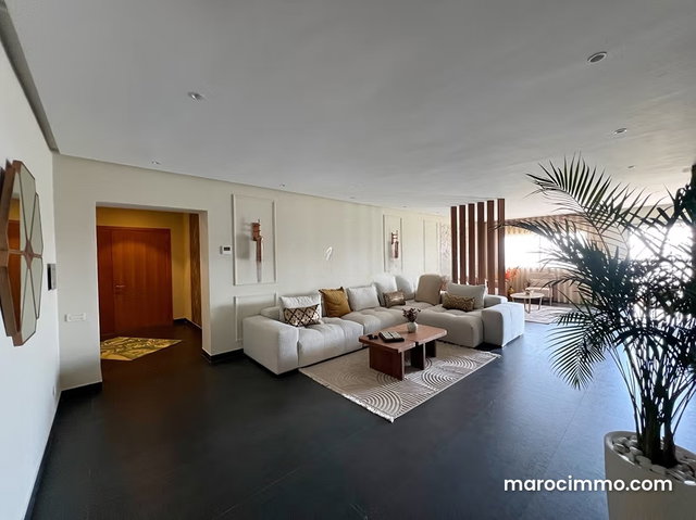 Superbe appartement à louer à Casablanca Marina vue mer 202m2 — 2