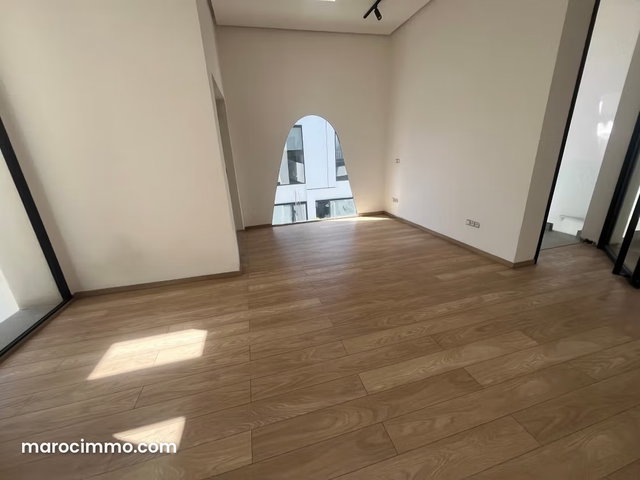 Au cœur du CIL Hay Salam: Bureaux premium à louer à CIL Hay Salam. Surface totale 160 m², air conditionné — 3
