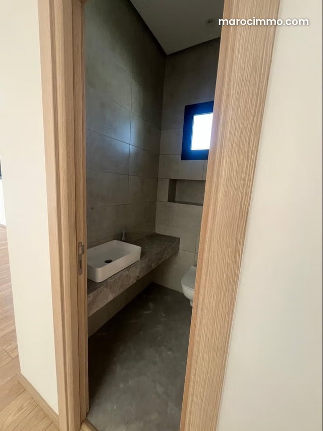 Au cœur du CIL Hay Salam: Bureaux premium à louer à CIL Hay Salam. Surface totale 160 m², air conditionné — 5