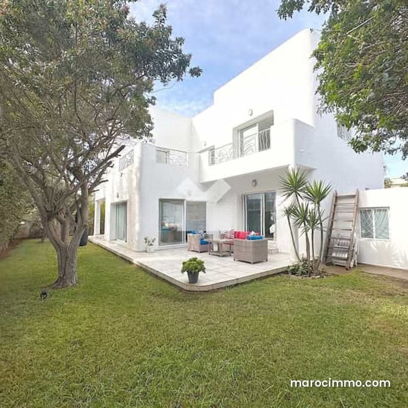 Villa neuve 715 m², 5 chambres, Aïn Diab, Casablanca — Casablanca