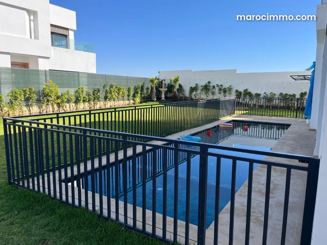 870 sqm Villa with Pool and Garden, Souissi, Rabat — Rabat