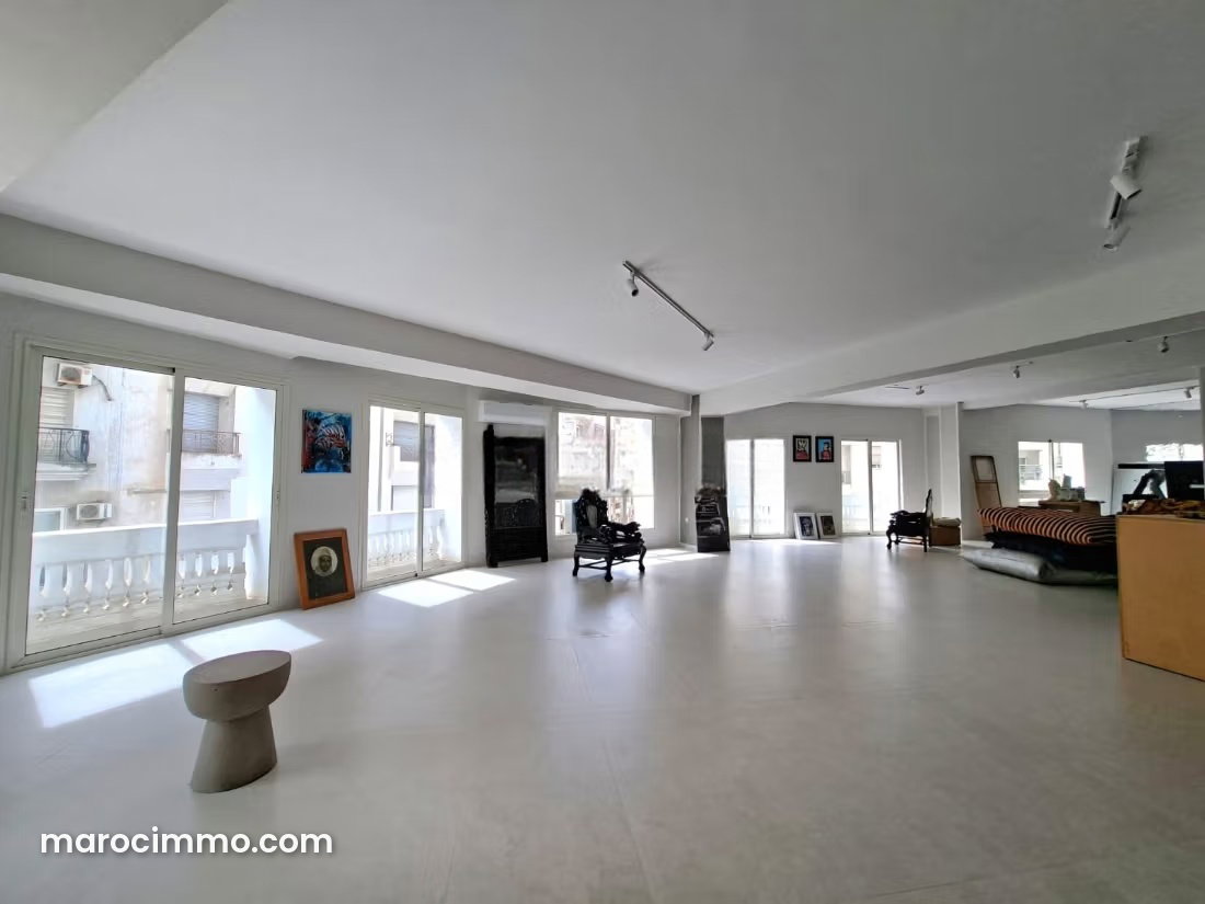 150 m² Office for Lease in Racine, Casablanca, Bright and Well Located — Casablanca