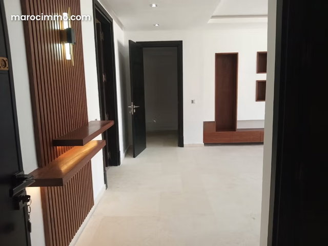 Très bel appartement en location à Gauthier. Superficie 180 m². Meublé — 4