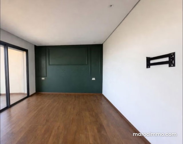 Rent Unfurnished 5-Bed Villa in Darbouazza — 5
