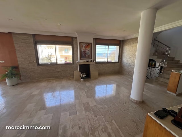 Villa de luxe à louer à Harhoura. 3 chambres agréables. Terrasse et jardin — 2