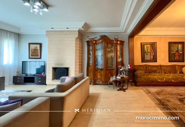 Bright 169m² Apartment in Racine — 2