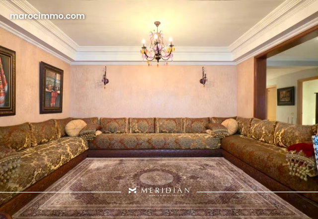 Bright 169m² Apartment in Racine — 4
