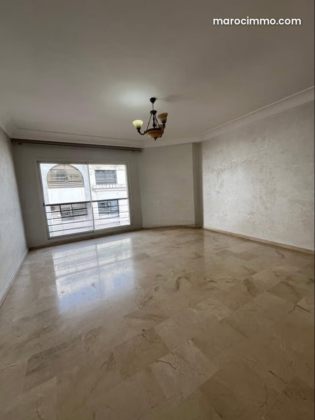 Appartement à louer vide à Racine. Surface totale 200 m². Terrasse et ascenseur — 5