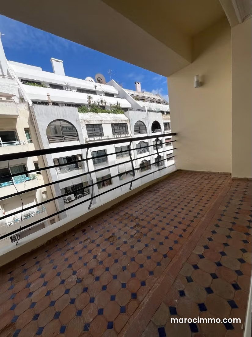 200 m² Apartment with Terrace for Rent in Racine, Casablanca — Casablanca