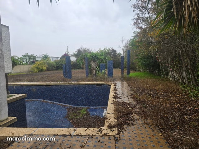 Villa avec emplacement rare à vendre à Souissi. 5 grandes pièces — 3