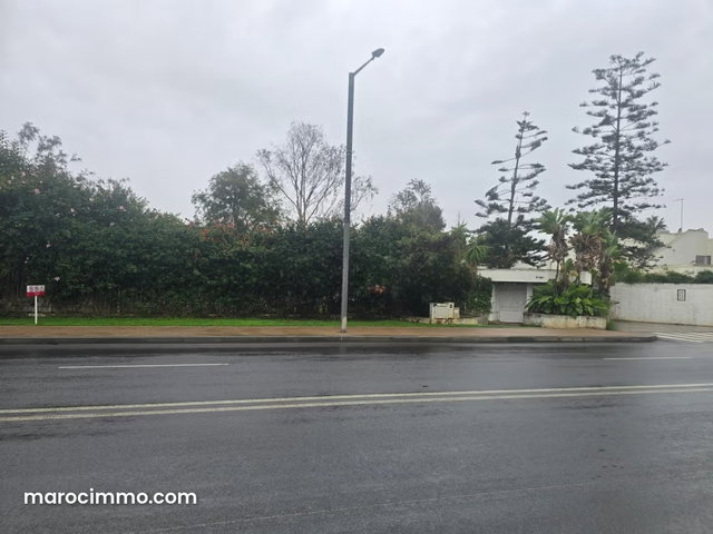 Villa avec emplacement rare à vendre à Souissi. 5 grandes pièces — 2