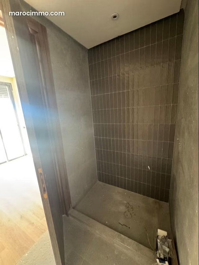 Appartement en vente à Casablanca Finance City. 1 Pièce. Antenne parabolique et Porte blindée — 5