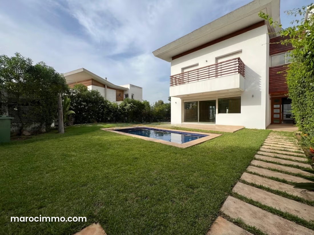 Villa 600 m² avec piscine à louer, Ville verte Bouskoura — Bouskoura