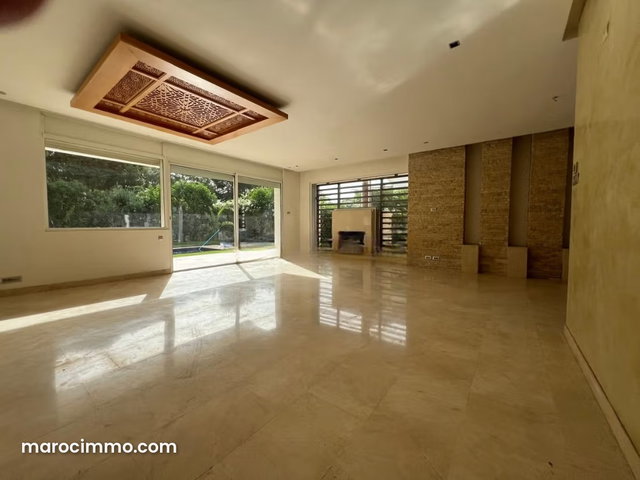 Villa a la location cgi — 4