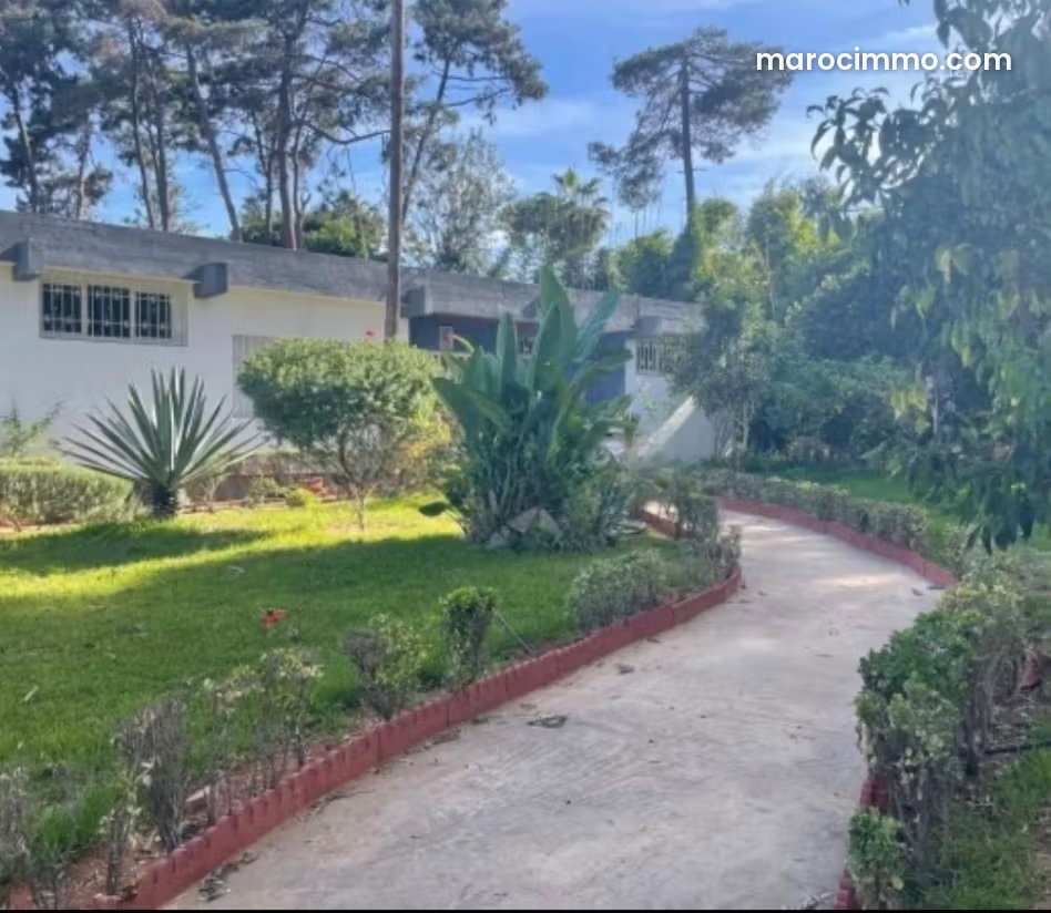 4-Bedroom Villa with 2,500 m² Garden, Souissi, Rabat — Rabat