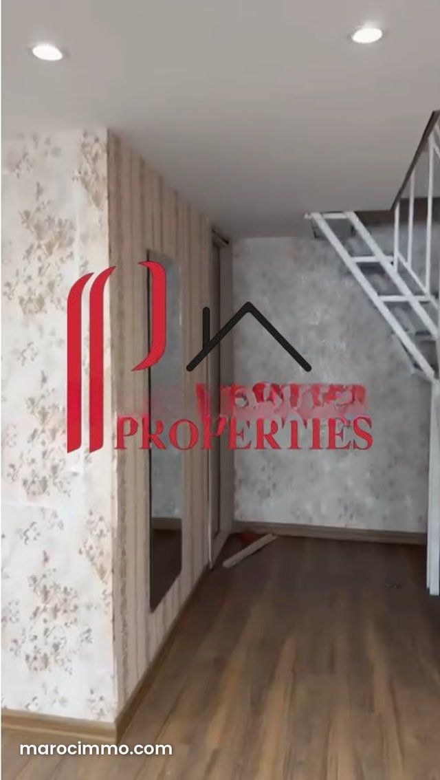 Recent 50m2 Commercial Space with 16m2 Mezzanine for 13K — 2