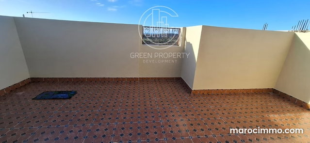 Appartement moderne avec terrasse et vue dégagée — 4
