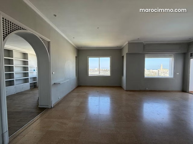 Location d'un appartement à Hay Moulay Rachid 2. Surface de 200 m². Parking et terrasse — 5