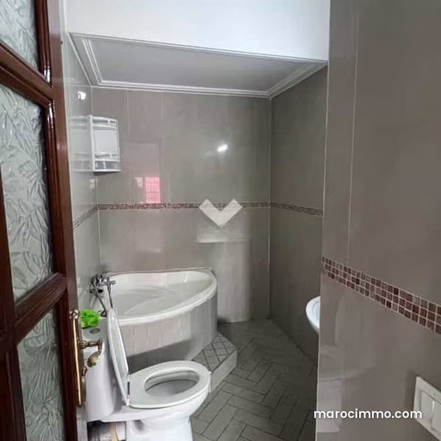 Appartement à Vendre de 135.0 m² à Casablanca, Hopitaux — 5