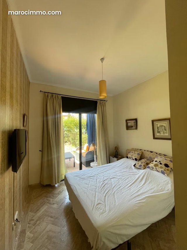 Beautiful Ground Floor Apartment with Terrace & Garden Access – Secure Residence — 3