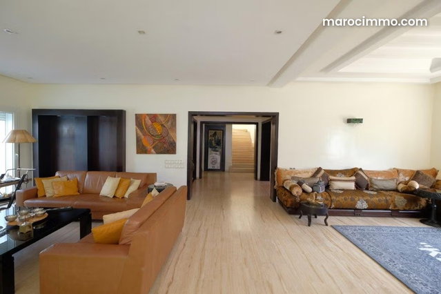 Villa 428 m² 4 chambres jardin calme — 2