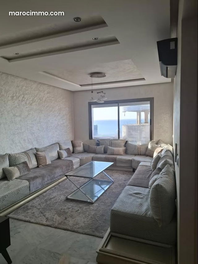 Joli appartement en location à Malabata hills — Tanger
